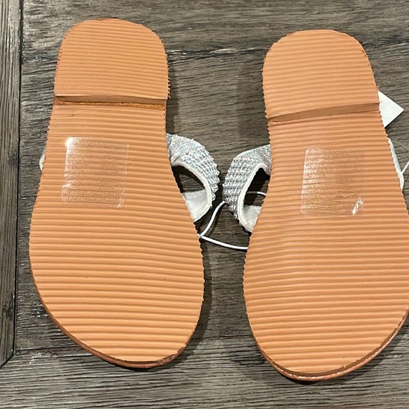 NWT Rhinestoned Flip Flops - Picture 5 of 5